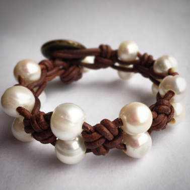 leather pearl bracelet 